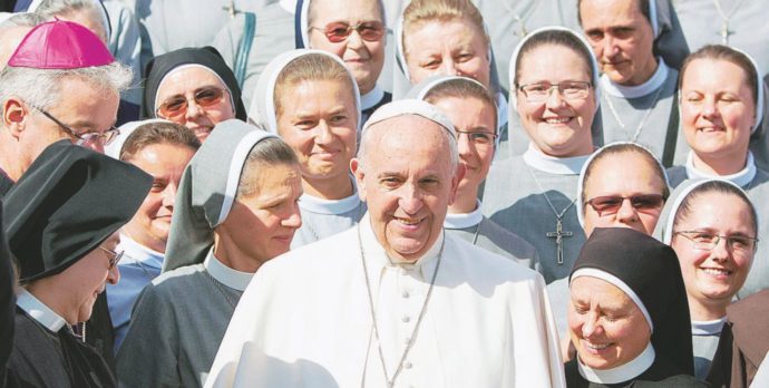 Un Sinodo tira l’altro, il metodo  del Papa per imbrigliare i critici