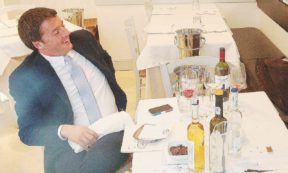 Copertina di Renzi, 600 mila euro per i “pasti unici”