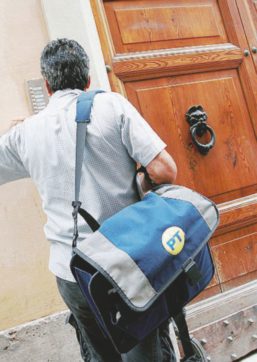 Il postino suona sempre meno:   ora  tagli anche nei capoluoghi