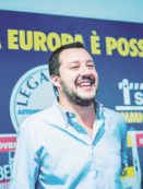 Copertina di Ora Salvini insorge: giustizia a orologeria. Però punta Bobo