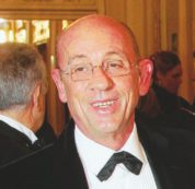 Copertina di Il Gossip in guerra fa ricco il “Corriere”