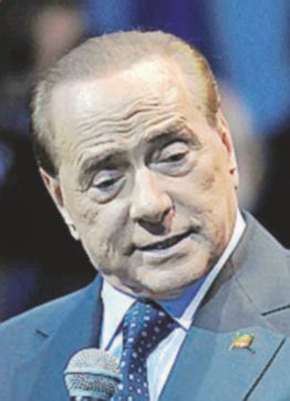 Nel nulla di destra il Pokemon Berlusconi avanza da fermo
