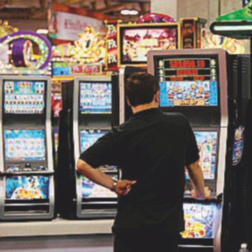 Il governo e i regali agli amici delle slot