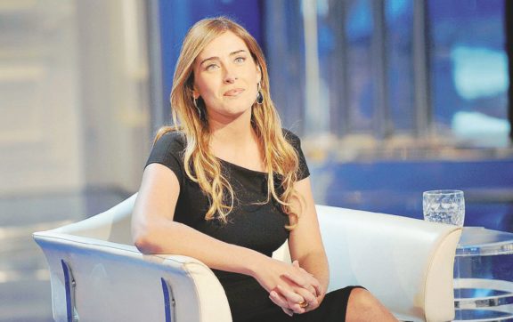 Renzi bacchetta la Boschi: “Frena sulle unioni gay”