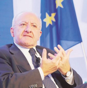 Il ricorso dei pm fa tremare De Luca “Fu pure peculato”