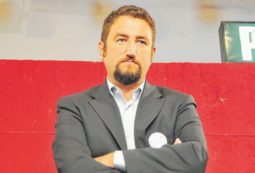 Copertina di I 90 complici dell’Ars:  anche i Cinque Stelle  adesso vadano a casa