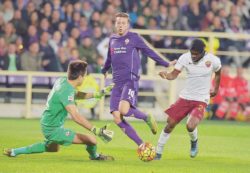 Copertina di Gervinho come Rossella: palla al piede e via col vento