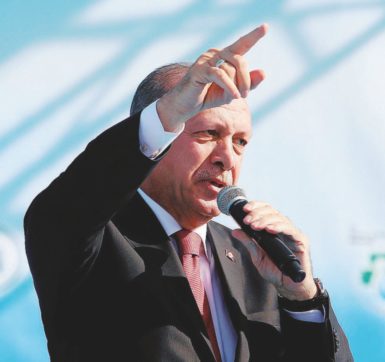 Erdogan, offensiva finale dall’ex mentore ai giornali