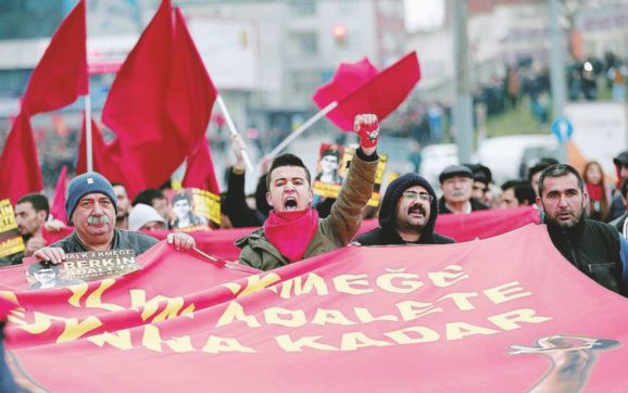 Referendum su Erdogan Turchia spaccata nell’urna