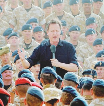 Siria, niente raid siamo inglesi Cameron ci ripensa