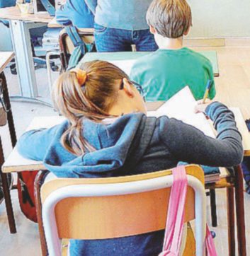 La cugina e l’ascia di Elias.  I bambini non fanno più oh!