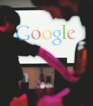 Copertina di Giù le mani dai dati degli utenti italiani: guai per Google e Facebook