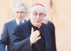 Copertina di Vallini, il canonista conservatore che si “adattò” a Bergoglio