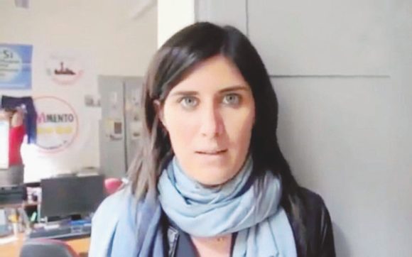 Il M5S segue la profezia di Fassino: via libera alla manager Appendino