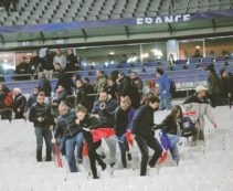 Copertina di lo stadio, un luogo dove portare morte