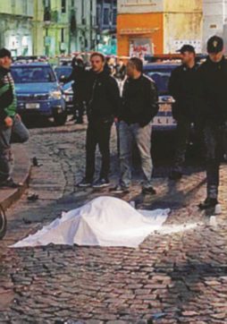 Camorra, a Napoli ucciso il boss Esposito e ferito un passante