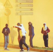 Copertina di Colabrodo  banlieue, gli 007 si distraggono e i “soliti sospetti”  riescono a farla franca