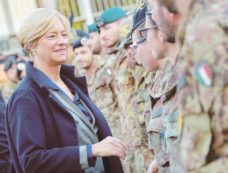 Copertina di L’Italia vende caccia al Kuwait  Da lì milioni di dollari al Califfo