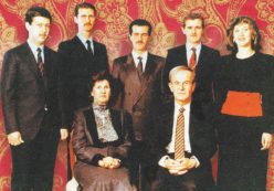 Copertina di Faide, stragi e lussi: la saga feroce degli Assad