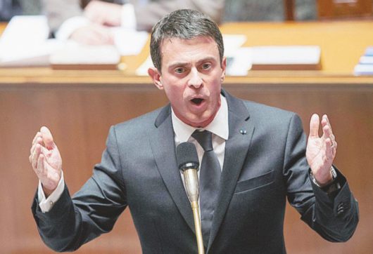 Copertina di Valls fa l’italiano e scarica le colpe sugli 007 alleati