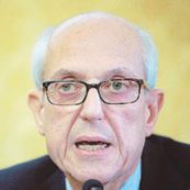 Copertina di Il trasloco di Tronca: via quadri e divani di Marino