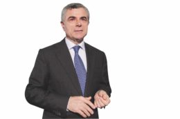 Copertina di Moretti & Pinotti Soldi all’Isis? “Non è un problema nostro”