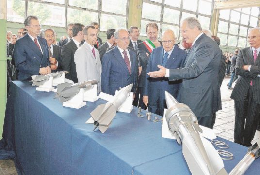 Viaggio a Gardone, il paese che arma mezzo mondo