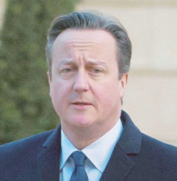 Copertina di Cameron: “Sì ai raid anti-Isis insieme alla Francia”