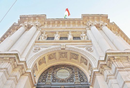 130mila risparmiatori traditi e il governo non sa che fare