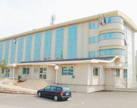 Spese folli e dipendenti senza stipendio