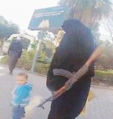 Copertina di “A Raqqa è il venerdì 13 di Parigi tutti i giorni”