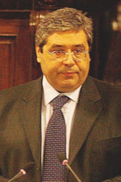 Tutti in fila da Totò. Tra i 41 indagati pure Crisafulli e Farina