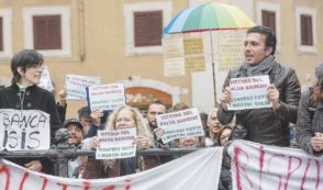 Copertina di “Addio amore, denuncia la banca: sono criminali”