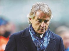 Copertina di Mancini, “bidon scout” d’elezione. Ancelotti l’eroe dei due mondi