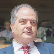 Copertina di Commissione immigrati, Castiglione attacca “Il Fatto”