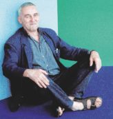 Copertina di “Questa sera abbiamo il poeta”: i miei decenni da ospite non pagante