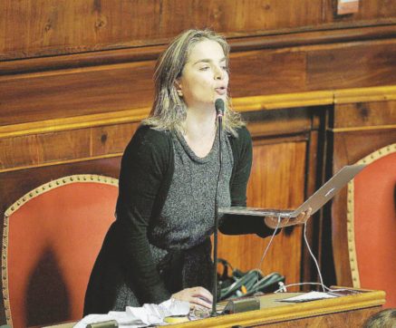 5Stelle, riecco le espulsioni: cacciata la Fucksia