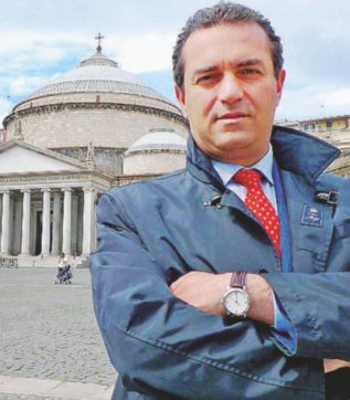 “Valore culturale”: De Magistris legalizza il Filangieri occupato