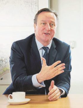 Cameron, voto libero dei ministri sulla Brexit per salvare il suo governo