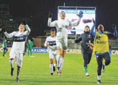 Copertina di In testa piovono dolci, Befana amara solo per Roma e Milan