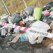 Copertina di Vent’anni di politica finita tra i rifiuti