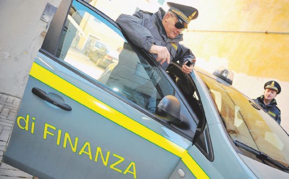 Ora è ufficiale: gli evasori saranno salvati per legge