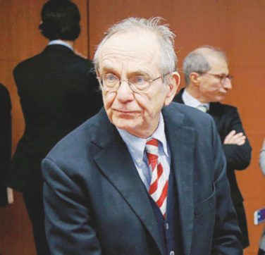 La bad bank sarà “leggera”, Padoan tratta con la Ue per capire quanto