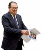 Copertina di Altro che Severino, Galan non decade e vale 35 mila euro