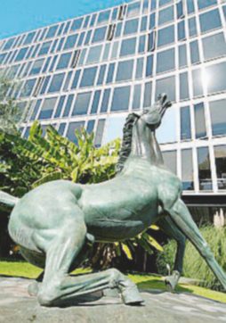 Rai, pure i consiglieri pensionati vogliono avere lo stipendio