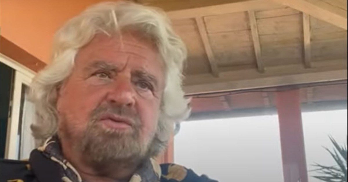 M5s, Grillo conferma i due mandati: “Sono la luce nelle tenebre, la politica come servizio civile. Ecco perché sono tutti contro di noi”