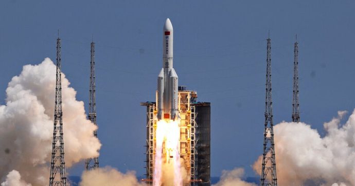 La Cina lancia il secondo modulo per la sua Stazione spaziale. E la Iss è destinata alla pensione