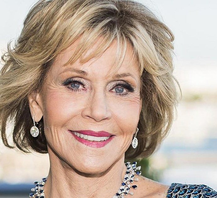 Jane Fonda pentita del lifting: “Mi fa paura l’idea che il mio viso possa trasfigurarsi. Non vado fiera di averlo fatto”