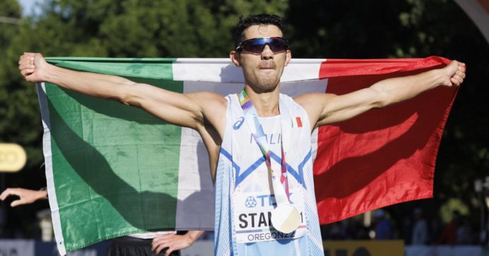 Mondiali di atletica, Massimo Stano oro nella 35 km di marcia: è la prima vittoria azzurra