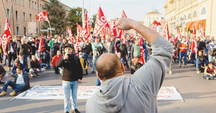 “Liberi i sindacalisti di Piacenza: no alla delegittimazione di chi si batte per i lavoratori”. L’appello di Zerocalcare e degli accademici